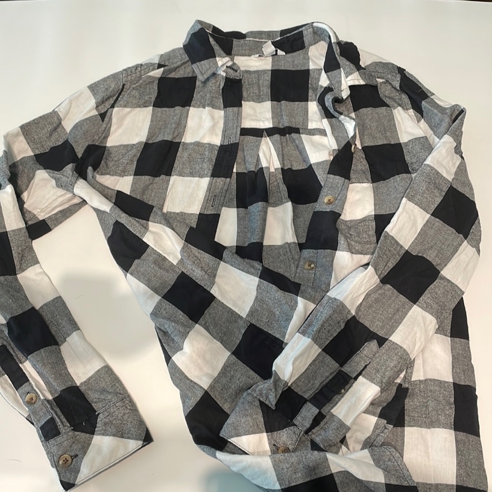 Black and White Flannel size SMALL